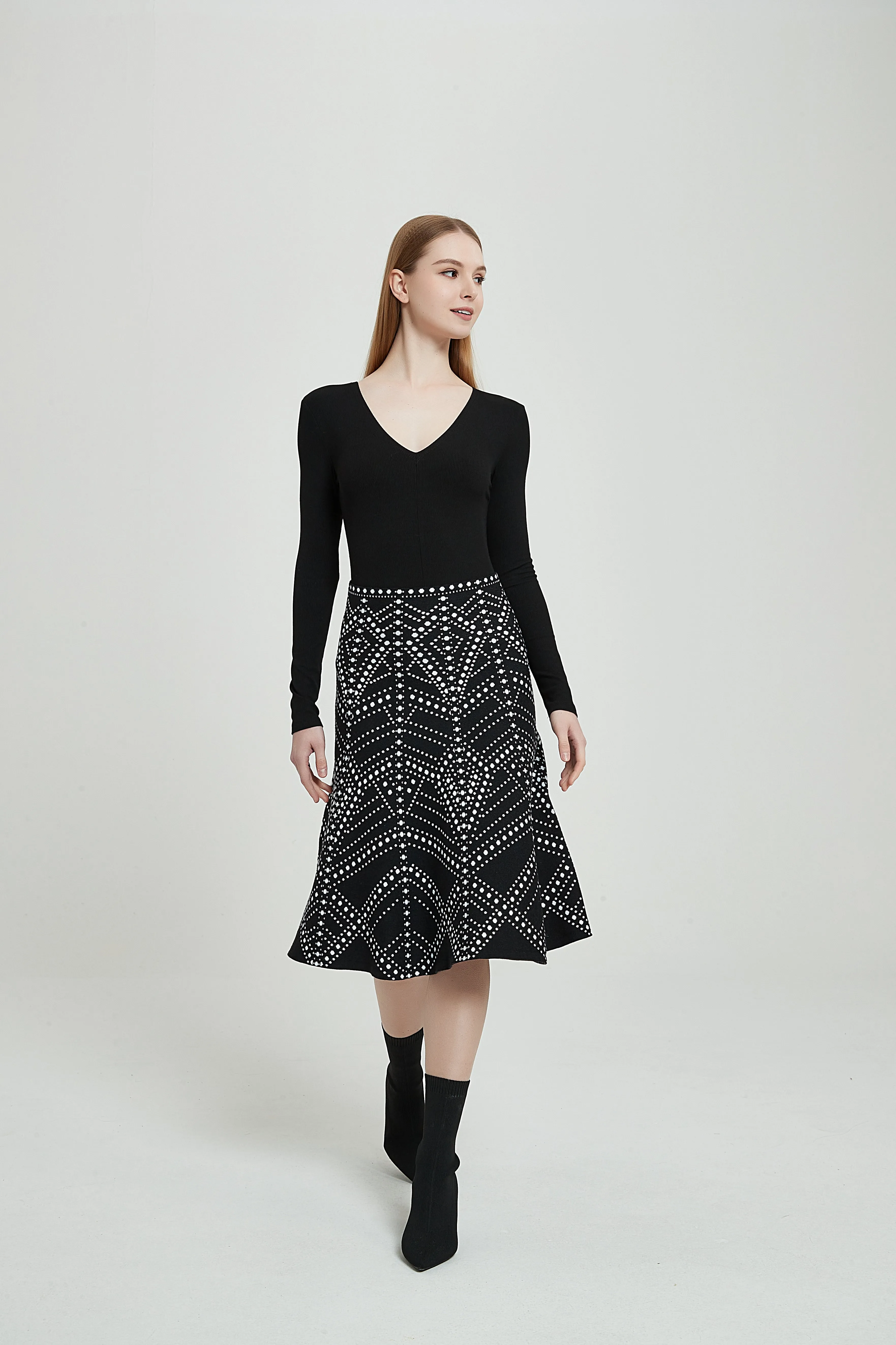 AMAZING MM SKIRT - YEAR ROUND BROCADE DESIGN