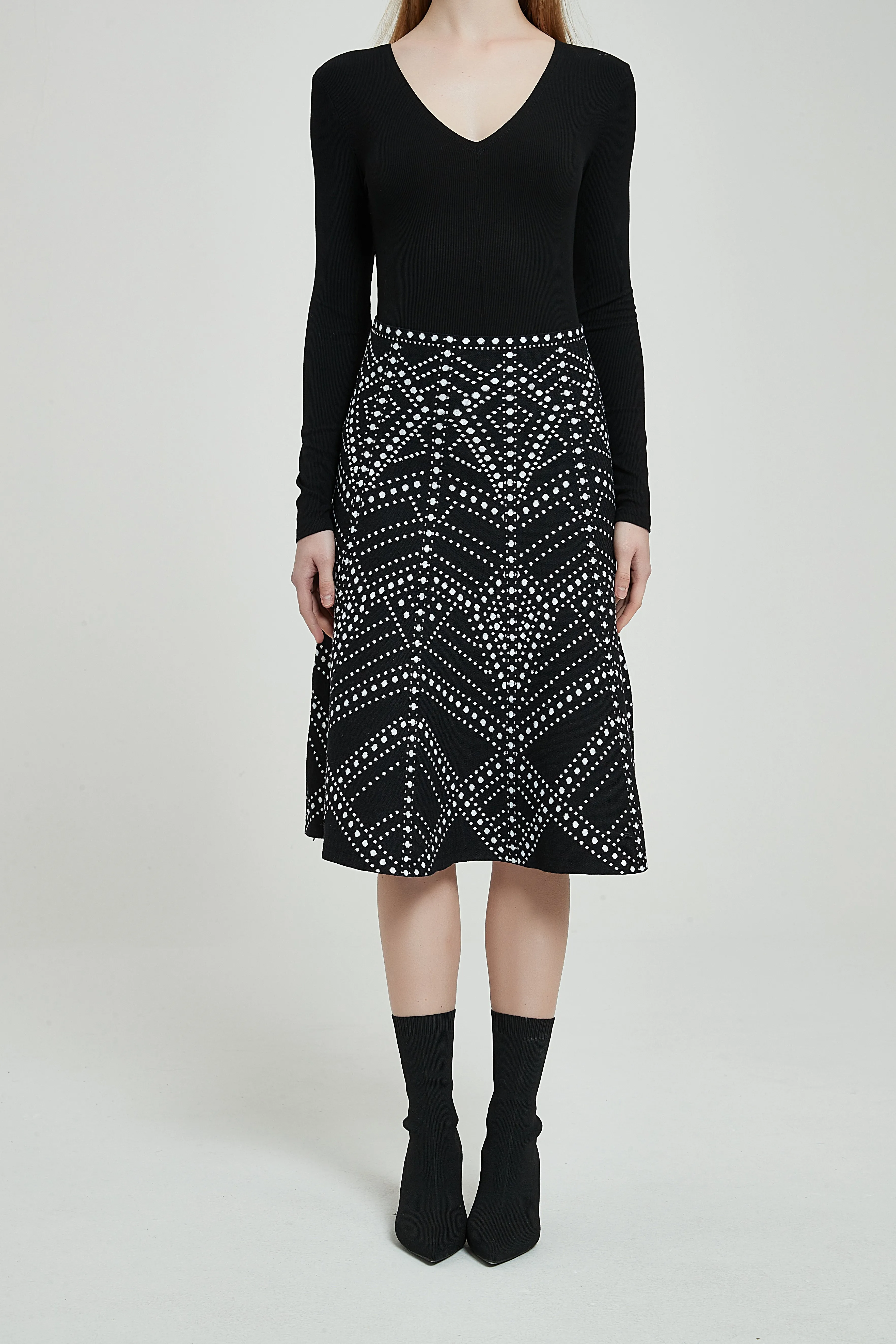 AMAZING MM SKIRT - YEAR ROUND BROCADE DESIGN