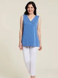 Women's Sleeveless V Neck Top/ Pleat